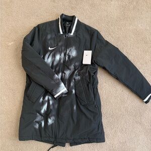 Nike Women Black and White Windbreaker
